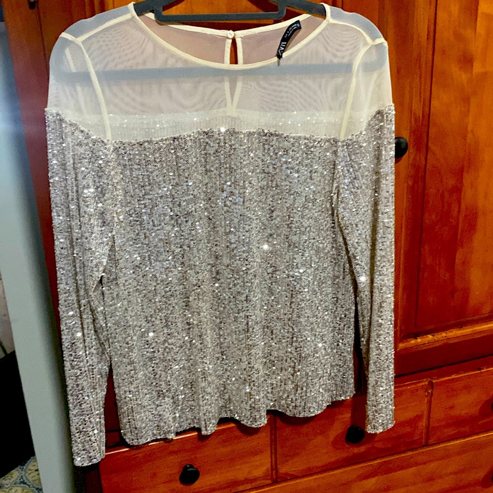 ZARA• Size US S• Sequined Silver/Cream Long Sleeve Top w/ Keyhole Accent in Back